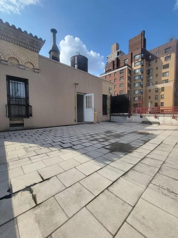 201 East 35th Street