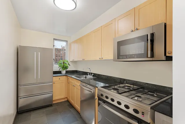 308 East 38th Street