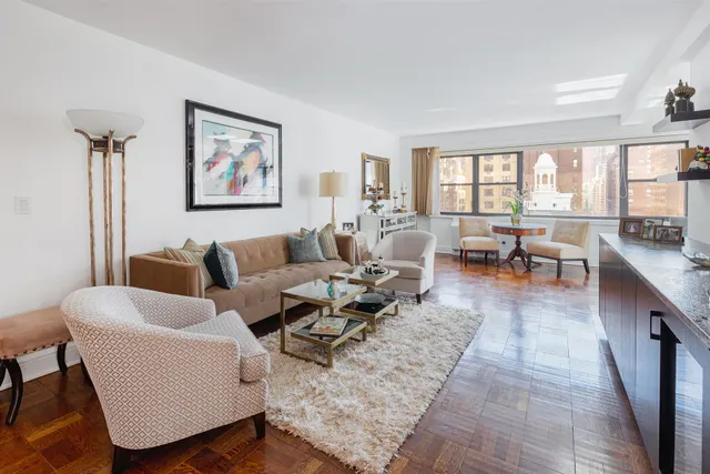 165 East 72nd Street