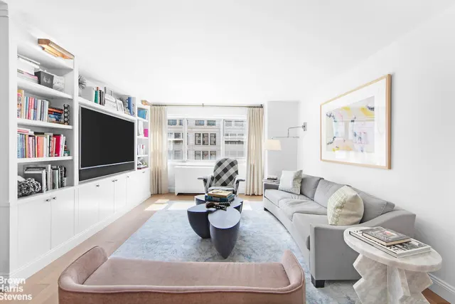 70 E 10th Street