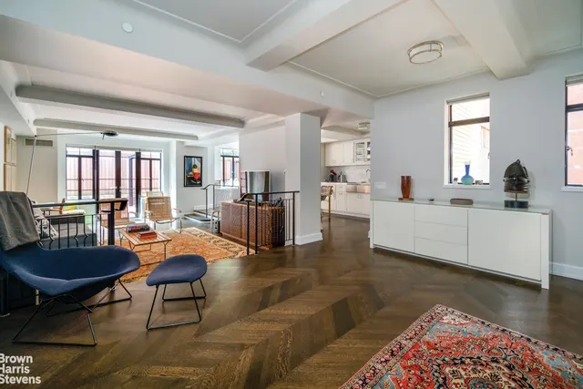 130 W 12TH Street