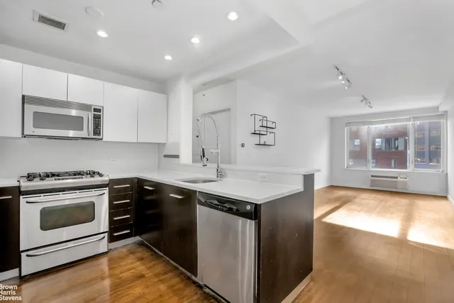 13-11 Jackson Avenue