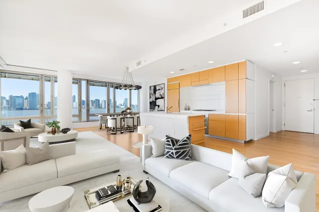 2 River Terrace