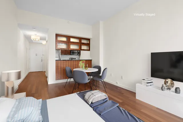 121 East 23rd Street