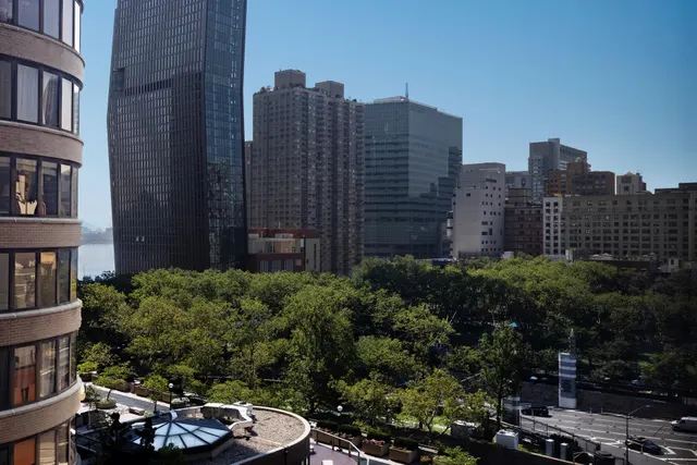 308 East 38th Street
