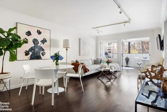 142 East 16th Street