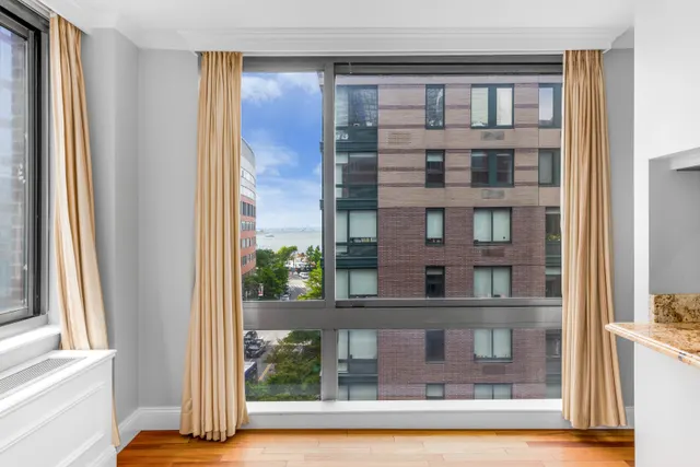 2 South End Avenue