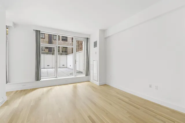 5 East 44th Street
