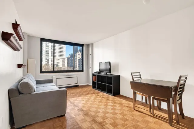 300 Albany Street