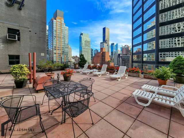 211 East 53rd Street