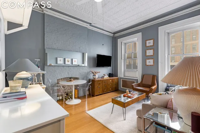 454 West 23rd Street