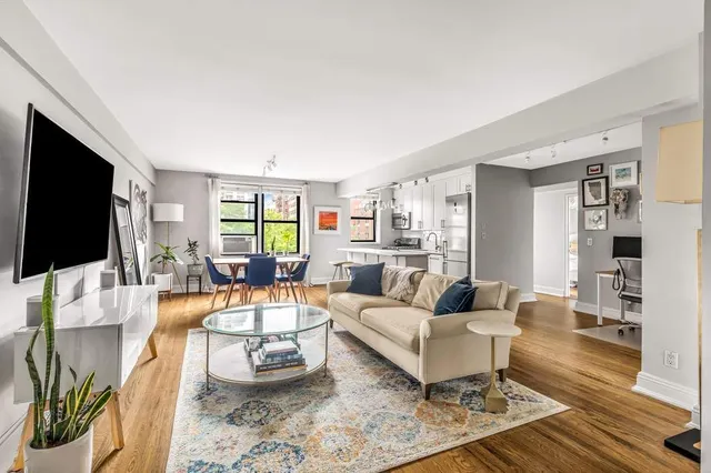 60 East 9th Street