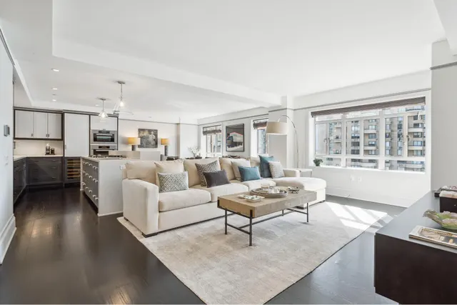 21 East 61st Street