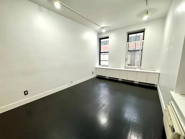 433 West 24th Street