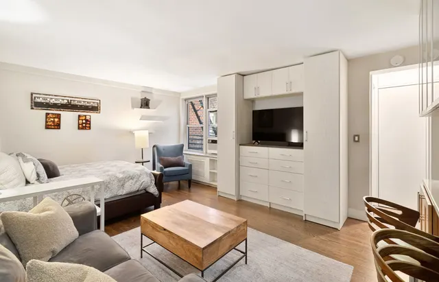 60 East 9th Street