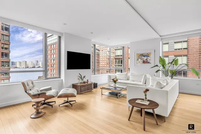 2 River Terrace
