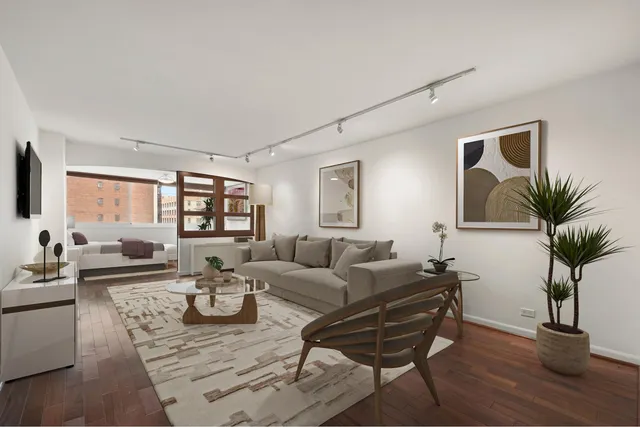 142 East 16th Street