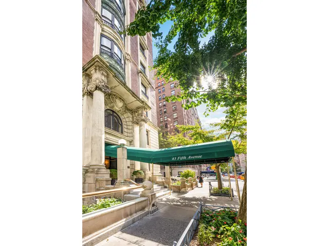 43 5th Avenue