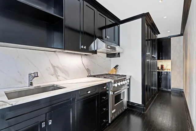 24 West 55th Street