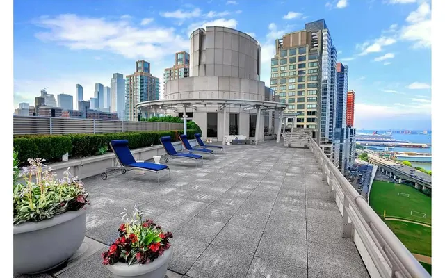 120 Riverside Boulevard