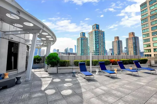 120 Riverside Boulevard