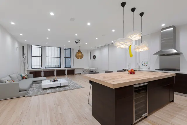 176 Broadway