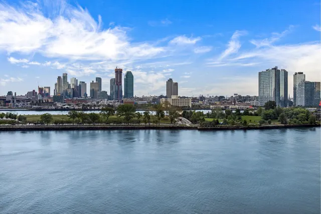 45 Sutton Place South