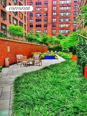 425 East 63rd Street