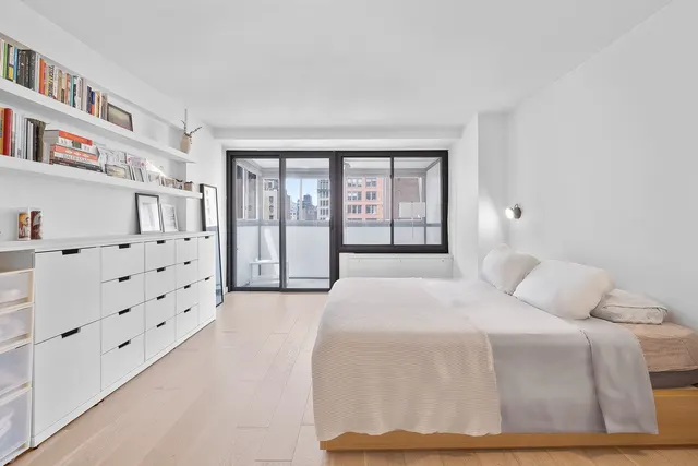 142 East 16th Street