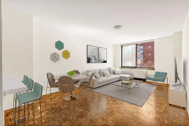 21 South End Avenue