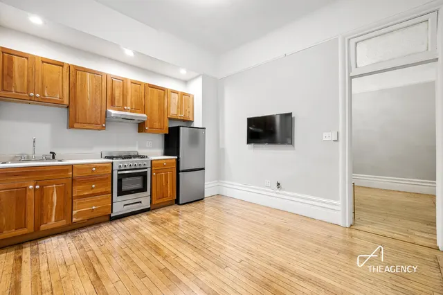 43 5th Avenue