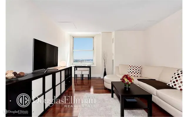 88 Greenwich Street