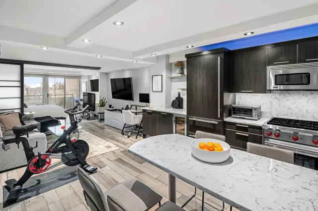 142 East 16th Street
