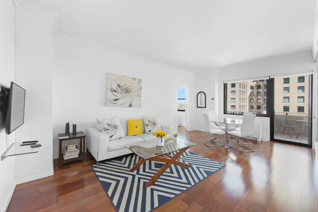 58 West 58th Street