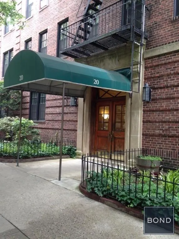 20 Pierrepont Street