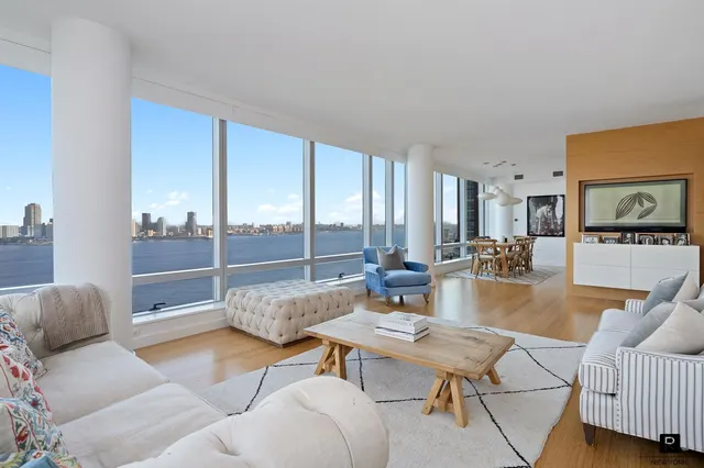 2 River Terrace