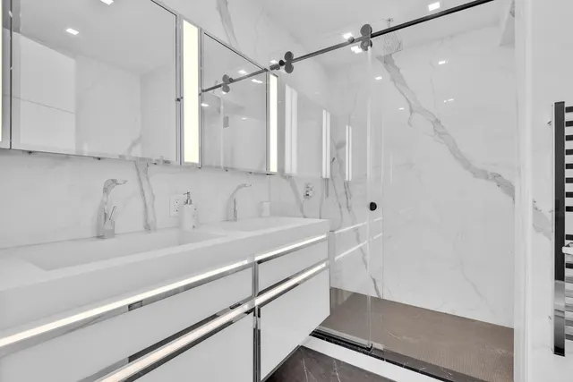 200 East 69th Street