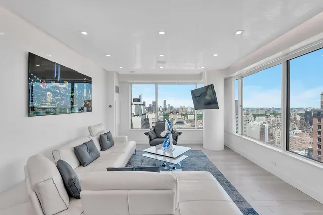 200 East 69th Street