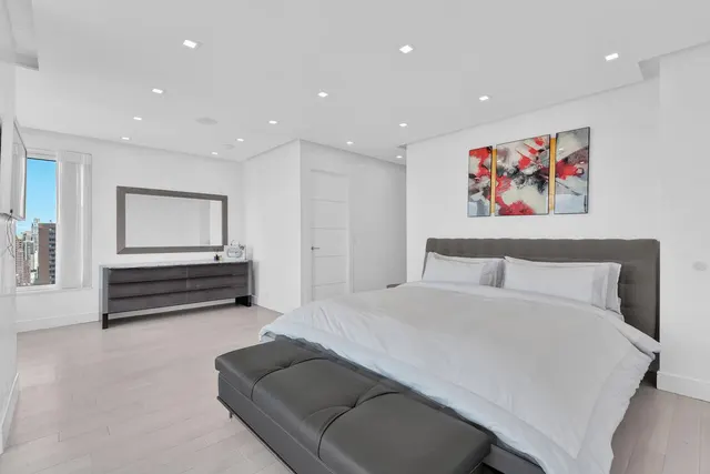 200 East 69th Street