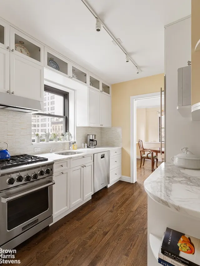 165 East 72nd Street