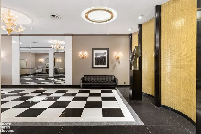 165 East 72nd Street