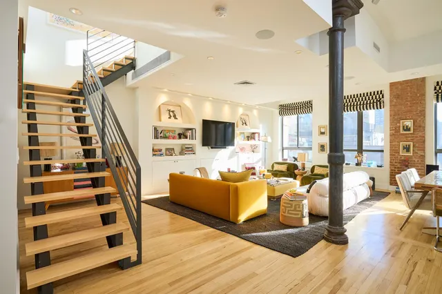 39 E 12TH Street