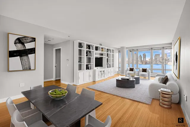 2 River Terrace