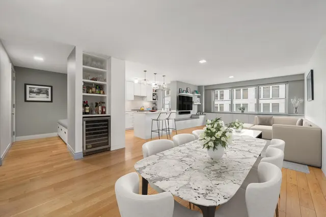 70 E 10th Street