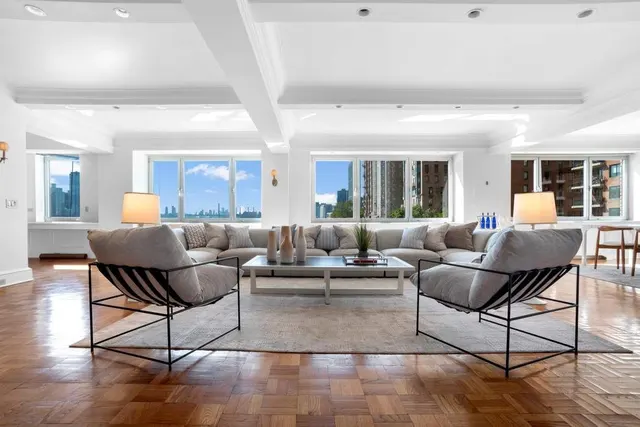 45 Sutton Place South