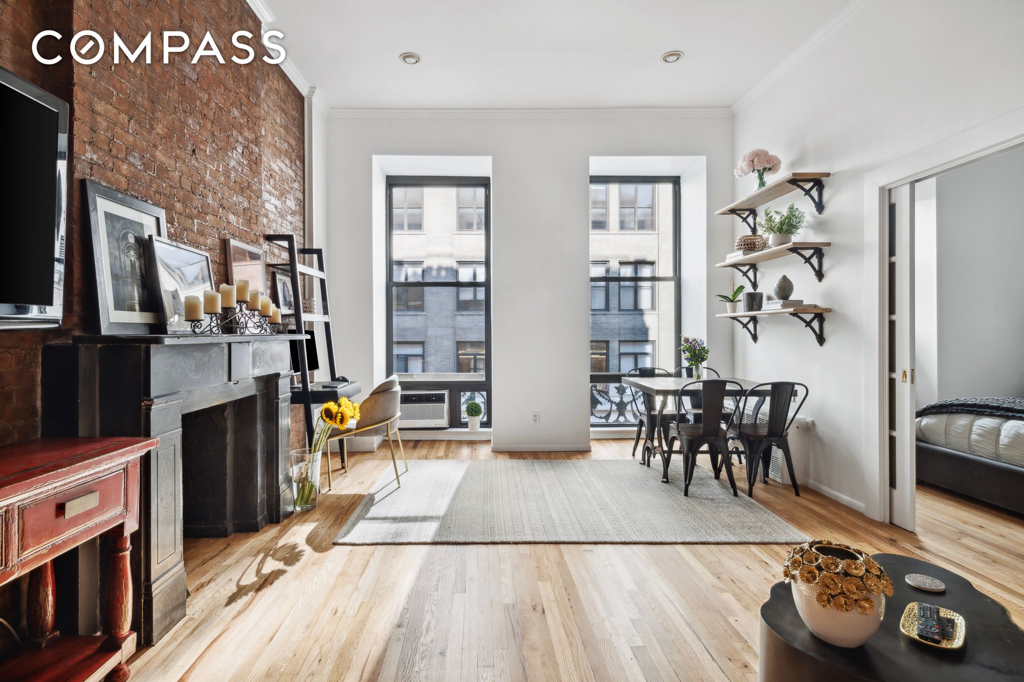 23 E 10th Street