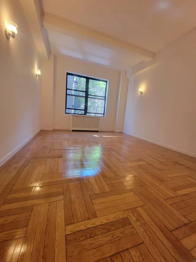 201 East 35th Street