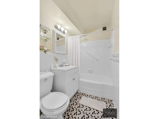 142 East 16th Street