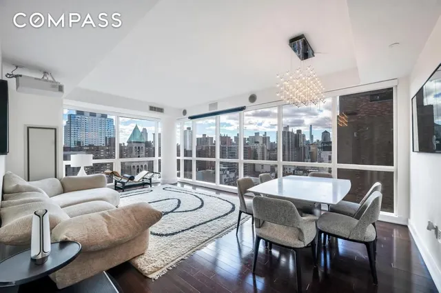 2628 Broadway