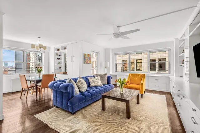 70 E 10th Street